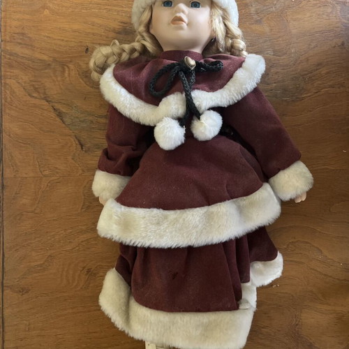 Porcelain doll with hat and braids, 40 cm