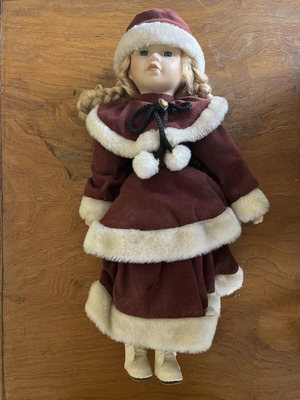 Porcelain doll with hat and braids, 40 cm