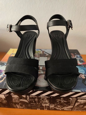 Crocs low platform sandals size 39 used, black