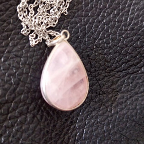 Silver necklace with rose quartz crystal new