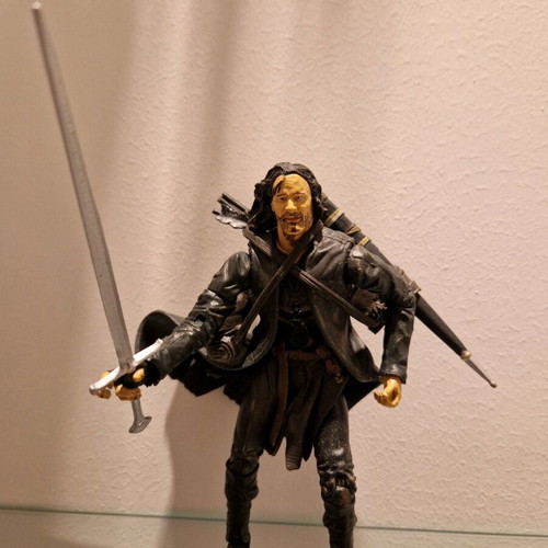 Lord of the Rings Aragorn collectible figure like new