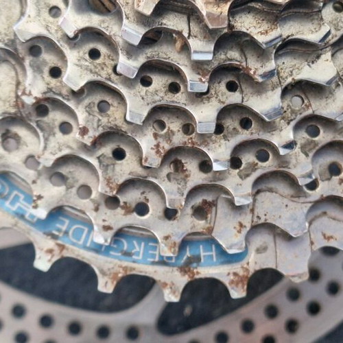 Shimano rear hub with disc brake and 8-speed cassette set