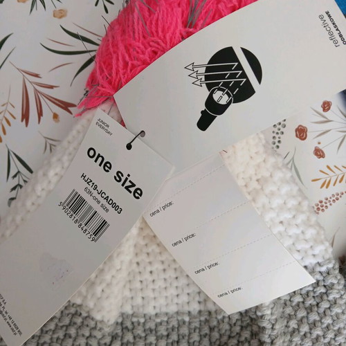 Children's hats and gloves like new
