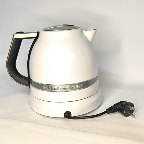 KitchenAid Artisan 5KEK1522 kettle like new, white