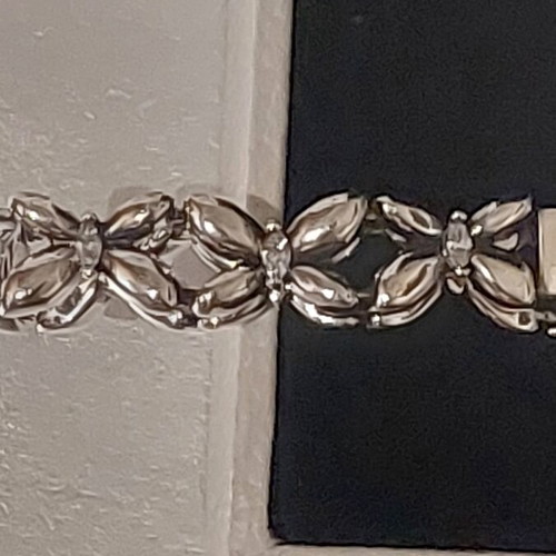 Pandora bracelet new, size 18, butterfly design with marquise stones