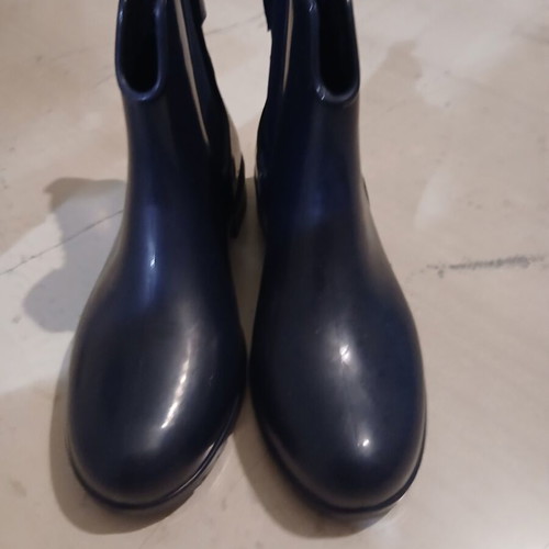 Blue ankle rain boots like new with buckle, size 38