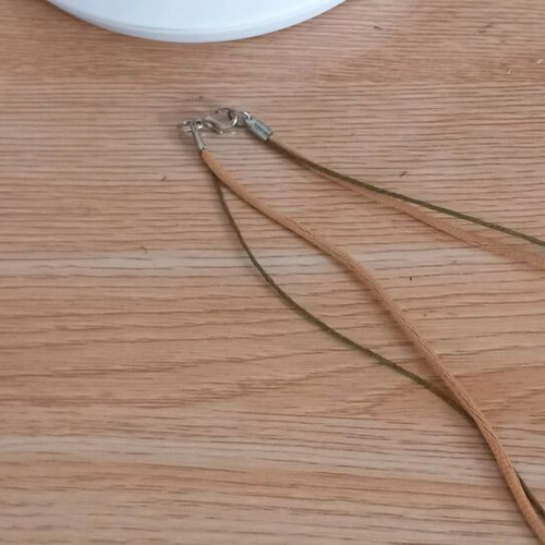 Women's necklace used handmade with pearls and cord