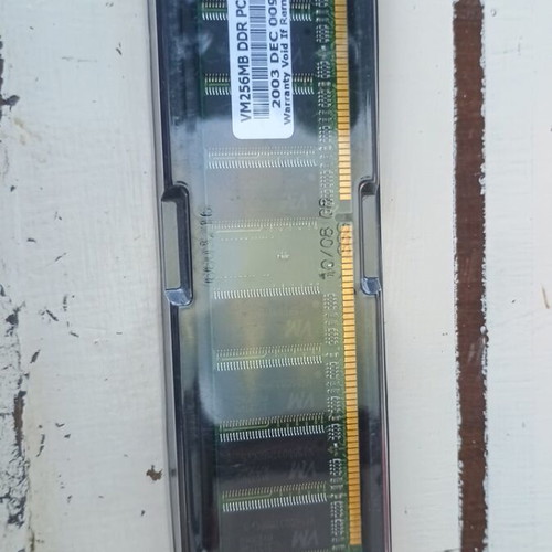 Vintage VM 256 MB DDR-400 Memory Card like new