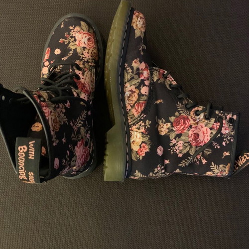 Dr. Martens 11821 Floral Victorian Canvas Lace Up Ankle Boots Womens