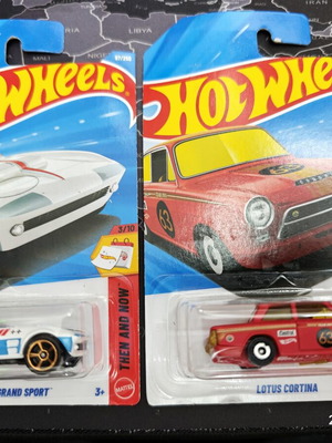 Hot Wheels Lotus Cortina και Corvette Grand Sport καινούργια, πακέτο 2