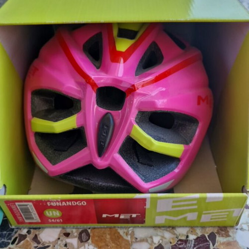 Firefly rollers 33-36 with protective set and helmet, like new