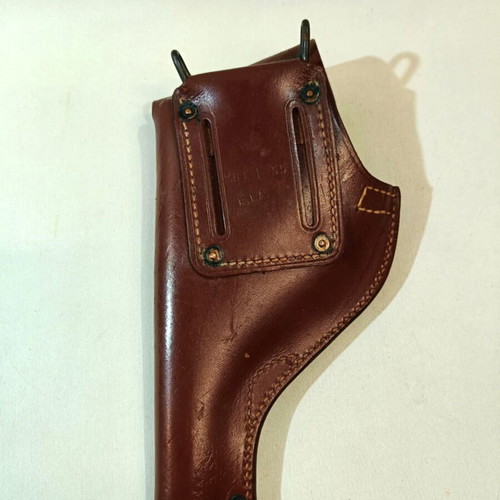 Leather case of the American army for Smith & Wesson Victory Model 38 Special.