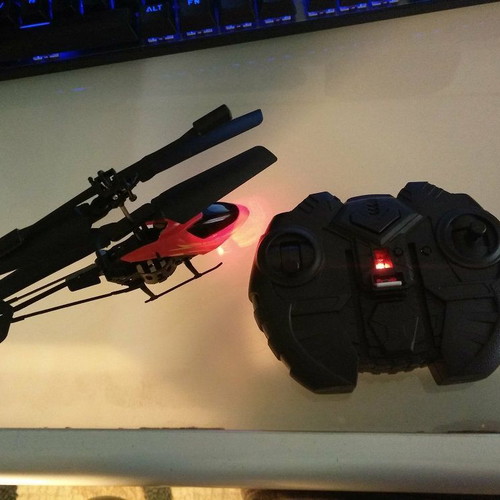Mini RC High Speed Remote Control Helicopter with LED Lights like new