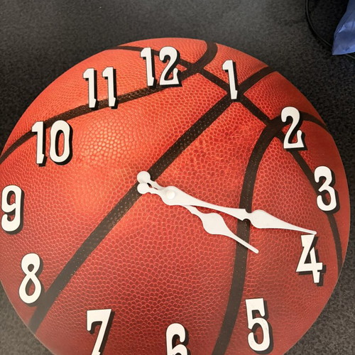 Basketball Wall Clock like new, analog
