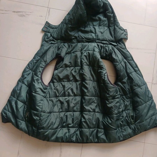 Sleeveless jacket like new reversible, gray and green, for ages 7-8
