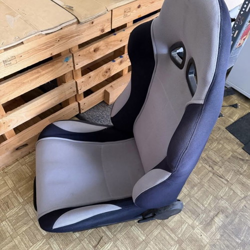 Universal car seat like new, driver side, used for dragster