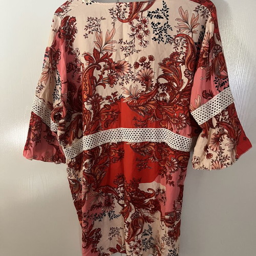 Caftan with Embroidery One Size like new, red multicolor