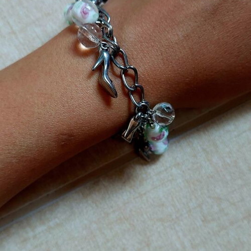 Bracelet with silver details and beads new