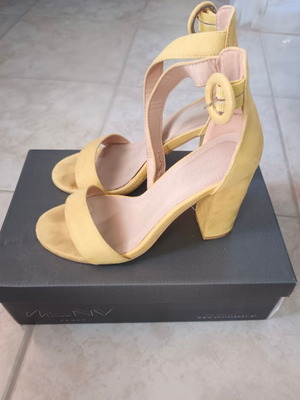 Envie Shoes yellow platform sandals like new, size 38