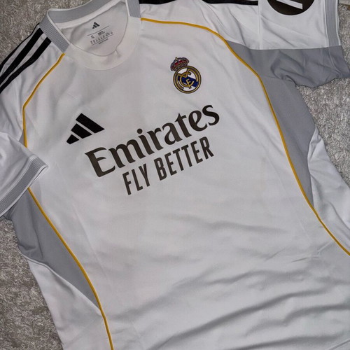 Real Madrid Football Jersey Home 2025/2026 like new