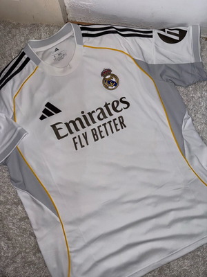 Real Madrid Football Jersey Home 2025/2026 like new