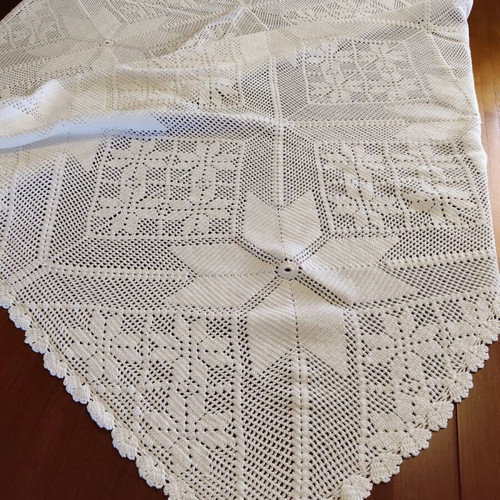 Handmade knitted blanket 190x200 like new