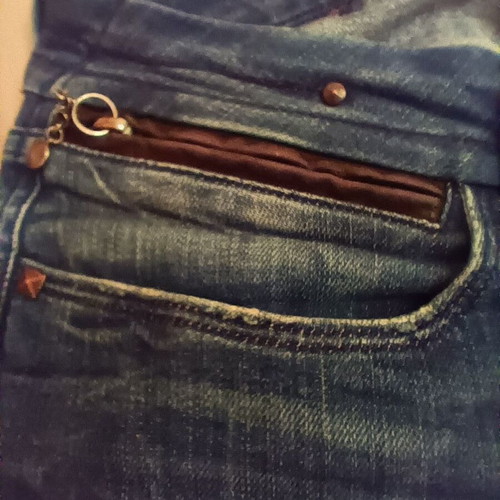 Staff women's jeans like new, low rise, size 27, blue