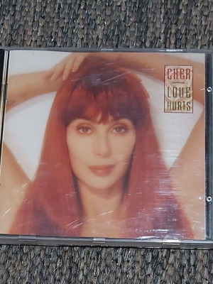 Sher Love Hurts CD 1991 in excellent condition