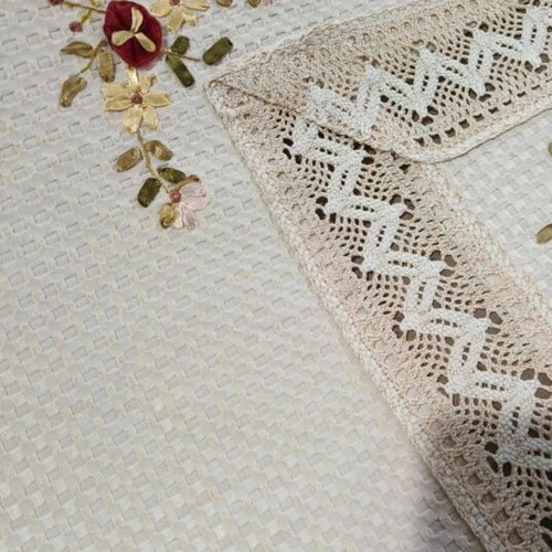 Tablecloth new, dimensions 1.28x1.18 m