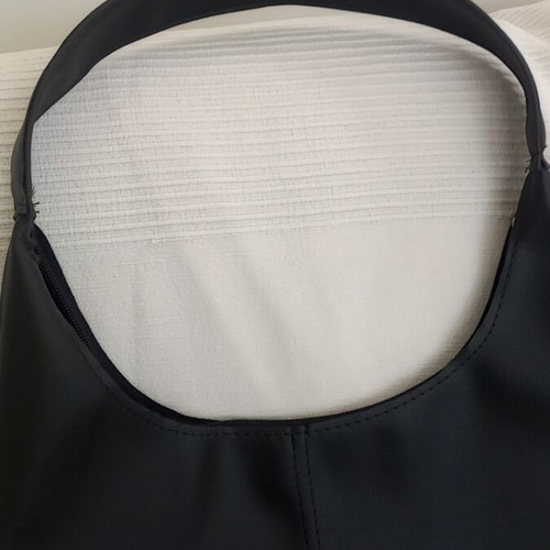 Shoulder bag new lightweight with zipper black