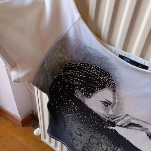 Blouse with open shoulders black and white with rhinestones like new, size L