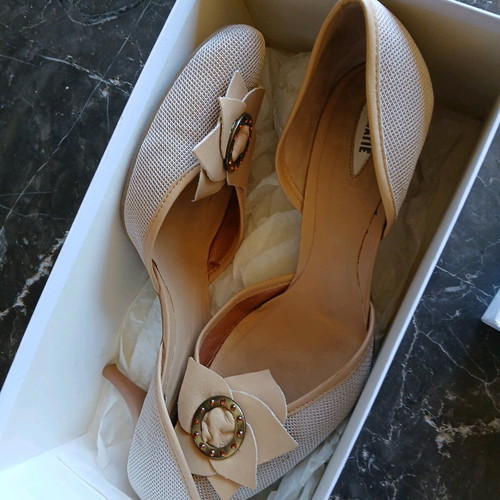 Vic Matie' vintage beige pumps with flower new, size 40
