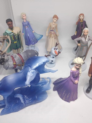 Frozen II Disney collectible figure set, like new, 10 pcs