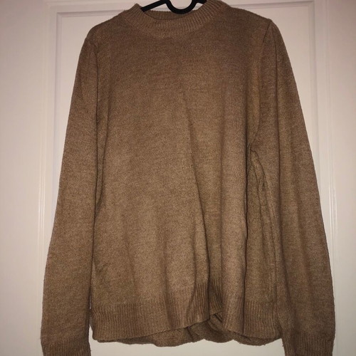 Stradivarius sweater like new, beige with open back, size M