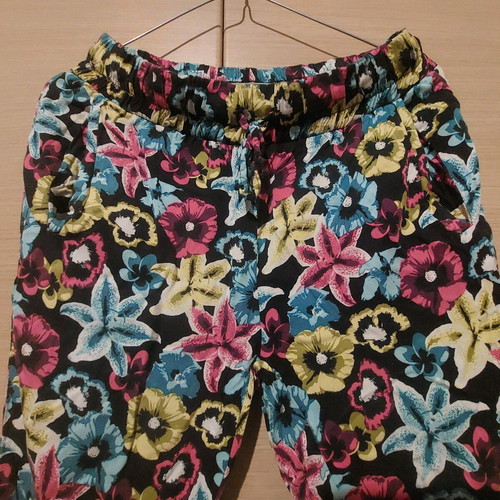 Tally Weijl colorful floral women's pants size Medium like new