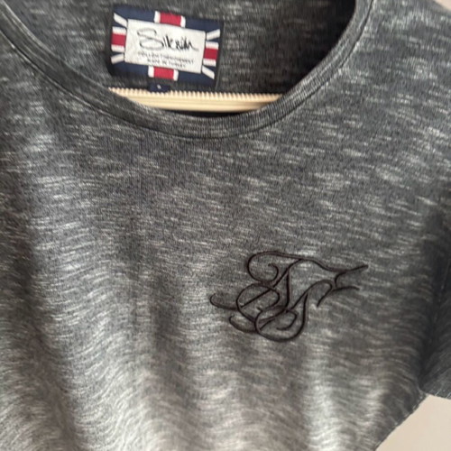 Sik Silk men's t-shirt small in excellent condition