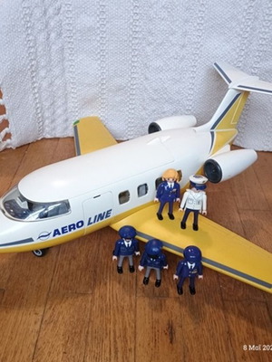Playmobil αεροπλάνο με 5 μέλη πλήρωμα σαν καινούργιο