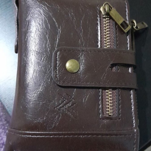 Wallet dark brown like new with multiple compartments