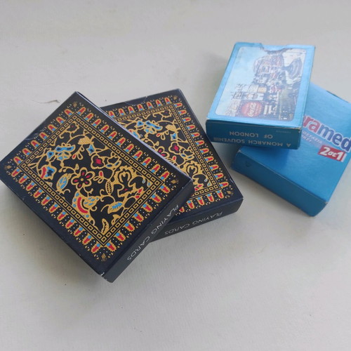 Playing cards like new, pack of 4