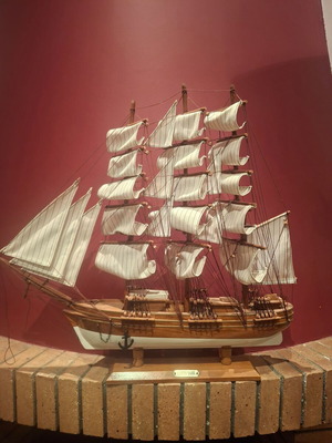 Cutty Sark wooden sailing ship replica like new