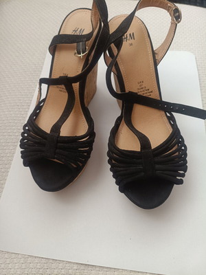 H&M black platform sandals size 38 used