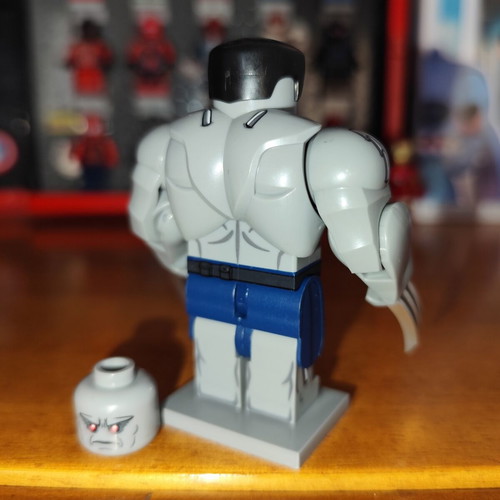 Weapon H Clayton Cortez minifigure like new with accessories