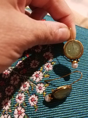 Vintage hanging earrings new