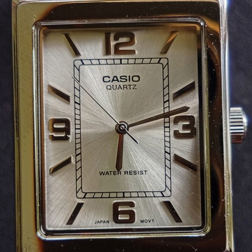 Casio men's quartz watch with metal strap