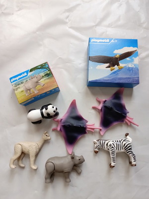 Playmobil animal figures set of 8 with 2 original boxes