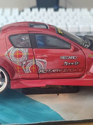 Μινιατούρα αγωνιστικό Rx8 σαν καινούργιο με βάση και φωτισμό της σειράς X-tuner