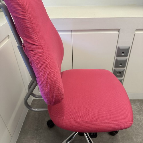 Student Children's Office Chair like new, adjustable backrest