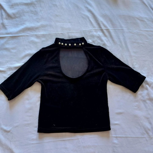 Black velvet top used in excellent condition