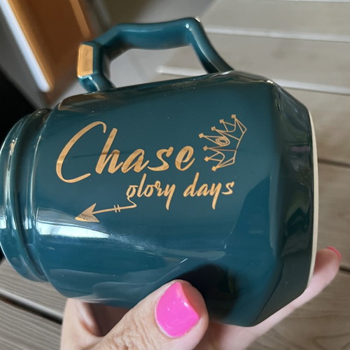 Set of 3 mugs with lids like new