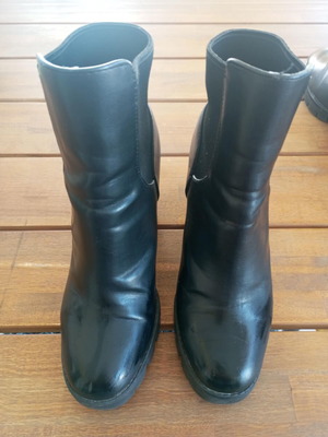 Black ankle boots used with 10cm heel, size 37